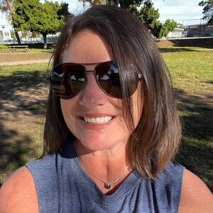 Meet your Posher, Debbie